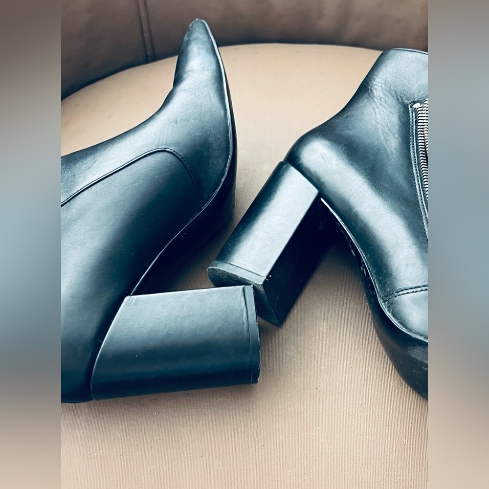 Nine West Black Ankle Boots with Gold Zipper - Picture 7 of 14